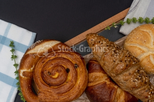 Bread arangement on cooking board