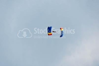 Romanian adventurous skydivers 