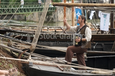 Singer in thea boat